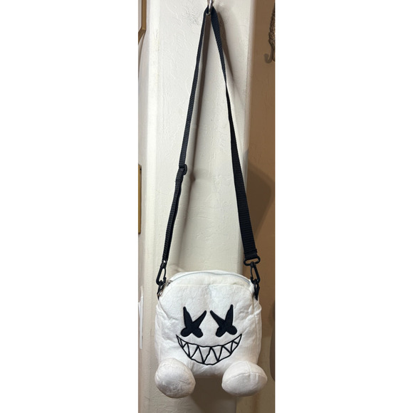 Marshmellow Grin Plush Crossbody Bag - Picture 2 of 4